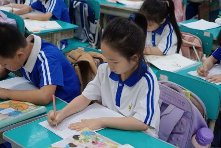 笔墨润童心 书写展风采 ——深圳市罗湖小学一二年级规范书写比赛圆满举行
