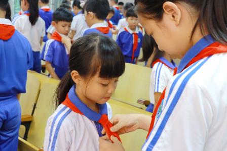 红领巾心向党，争做新时代好队员——太白实验学校2026级一年级新队员入队仪式圆满举行
