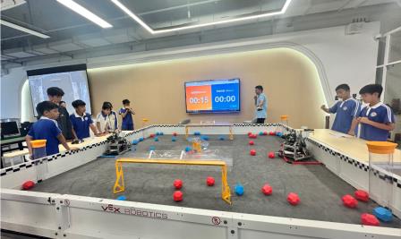 科创研学架桥梁，小初贯通促衔接——深圳市水库小学六年级学生走进深中初中部机器人实验室开展“每周半天计划”研学活动