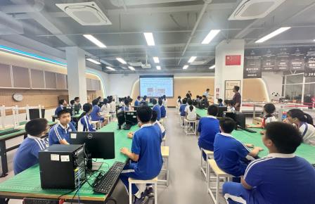 科创研学架桥梁，小初贯通促衔接——深圳市水库小学六年级学生走进深中初中部机器人实验室开展“每周半天计划”研学活动