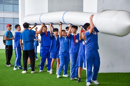 逐梦蓝天 探索科技 ——翠北实验小学五、六年级开展航空航天主题社会实践