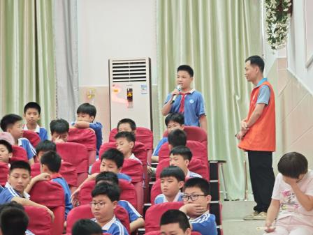 筑牢用药安全防线，守护少年健康成长
