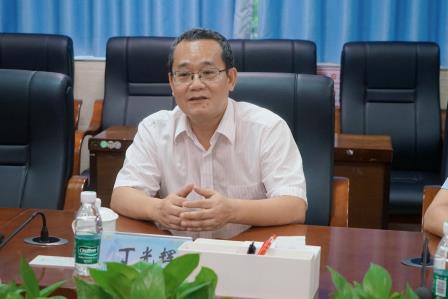 传承雷锋魂 共筑匠心梦 ——深圳市丁光辉示范性劳模和工匠人才创新工作室到罗湖小学开展交流学习活动