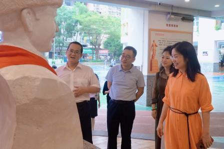 传承雷锋魂 共筑匠心梦 ——深圳市丁光辉示范性劳模和工匠人才创新工作室到罗湖小学开展交流学习活动