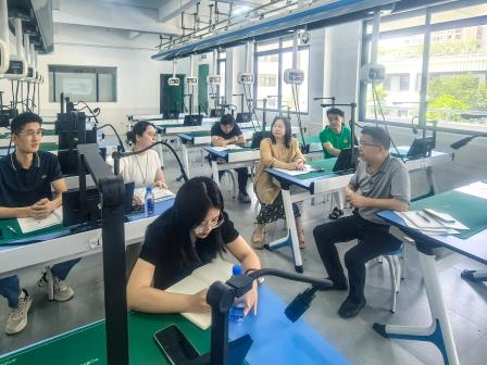 精准视导破瓶颈，专家领航助冲刺——罗湖区教科院专家莅临翠园文锦中学开展初三“靶向提质专项视导”活动