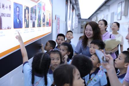 萌娃进校园 衔接促成长 ——海关幼儿园小朋友走进罗湖小学开展幼小衔接参观活动
