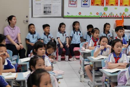 萌娃进校园 衔接促成长 ——海关幼儿园小朋友走进罗湖小学开展幼小衔接参观活动
