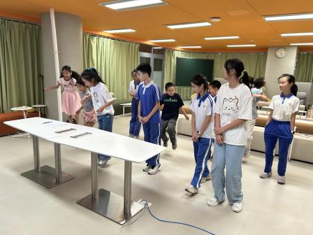 解码生命，花young年华——翠竹外国语实验学校“生命列车成长小组”圆满结营
