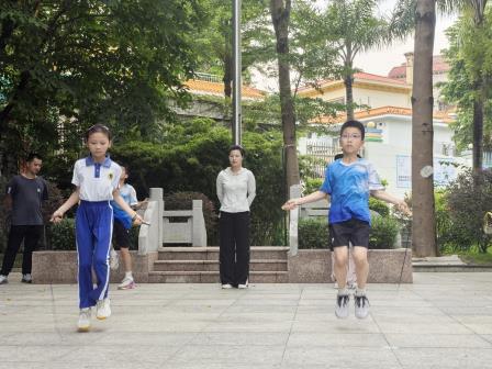 运动启智展风采，活力少年绽芳华——深圳市怡景小学2026盛夏缤纷体艺节之趣味运动会