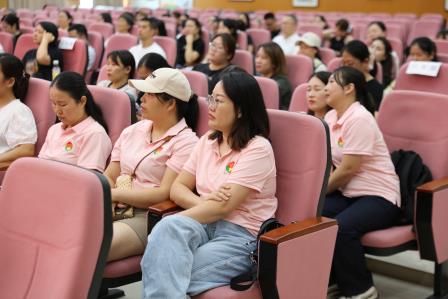 薪火相传续写大爱 家校携手共育未来 ——罗湖小学举行家委会表彰换届活动