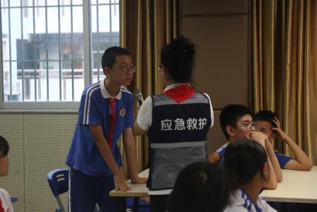 守护生命，向阳成长 —— 新秀小学 “急救小英雄” 进校园活动圆满举行