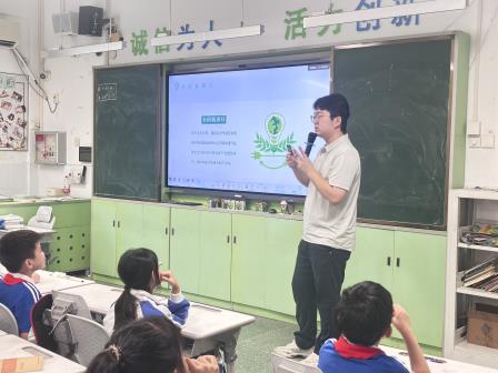 争做净少年，健康伴我行——深圳市仙桐实验小学“净少年”养成教育主题升旗仪式