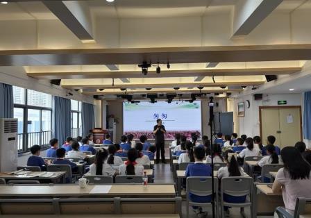深耕散文教学，品读时光之美 ——深圳市靖轩小学开展散文教学研讨校本培训