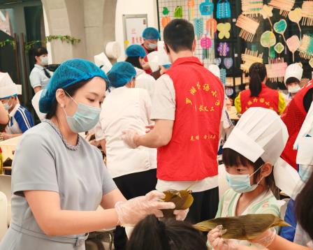 罗湖外语小学开展端午节、父亲节特色实践活动