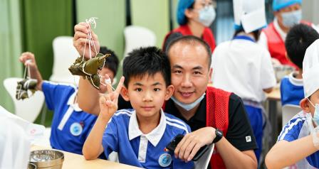 罗湖外语小学开展端午节、父亲节特色实践活动