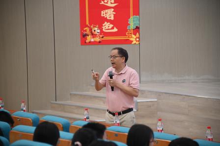 深圳文艺名家驻校计划走进桂园中学 