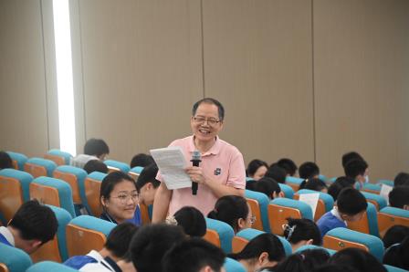 深圳文艺名家驻校计划走进桂园中学 