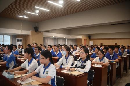 专家领航析命题，思维赋能冲中考 ——罗湖区教科院副院长到桂园中学开展初三数学专题分享