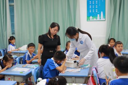 以演筑防，守牢校园食安防线——太白实验学校开展食品安全应急实战演练