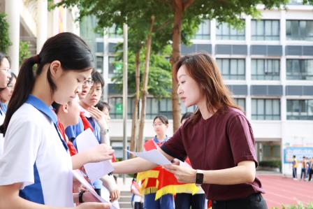 笔落显真知,诚心鉴品格——翠园文锦中学举行2025-2026学年第二学期期末考试动员大会暨诚信教育活动
