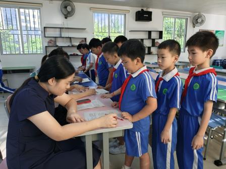“英”趣闯关，乐享表达         ——景园实验小学开展低年级英语口语闯关测试