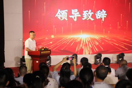 向阳少年展锋芒 聚力班级创荣光——罗外初中举行第19届“十佳阳光少年和班级”颁奖典礼