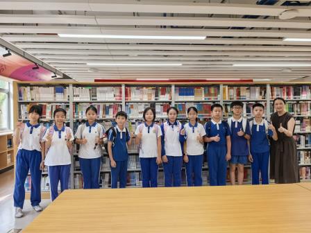 校际联动搭桥梁，小初贯通助成长——翠竹水贝学校学生代表走进东湖中学开展“小初贯通”活动