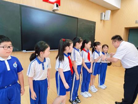 罗湖外语小学举行“罗外童声”红领巾广播站优秀广播员表彰大会
