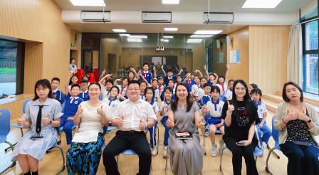 罗湖外语小学举行“罗外童声”红领巾广播站优秀广播员表彰大会