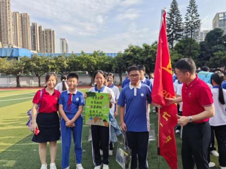 薪火传期许，初心护梦想 ——龙创实验学校温情护航中考学子出征