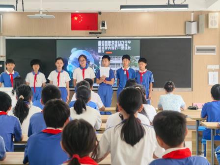 童年有光，成长有答 ——莲塘小学举行六年级毕业答辩活动