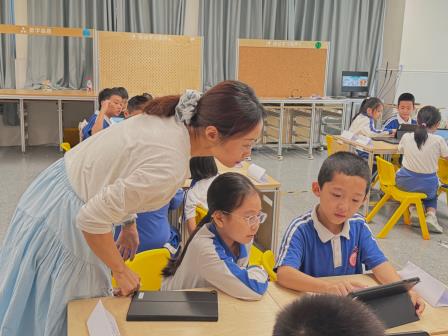 以故事润心，以思辨育人——桃园小学英语科组“成蹊杯”教学大赛暨观摩展示活动圆满举行