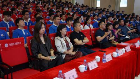 深圳市南湖小学走进南科大附属罗湖中学探索小初贯通教育衔接新路径