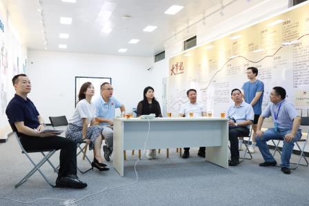 八方守望筑暖盾，少年执笔赴星河——翠园文锦中学2026深圳中考首日暖心护考纪实