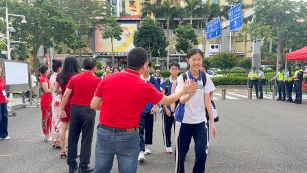 八方守望筑暖盾，少年执笔赴星河——翠园文锦中学2026深圳中考首日暖心护考纪实