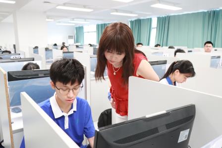 八方守望筑暖盾，少年执笔赴星河——翠园文锦中学2026深圳中考首日暖心护考纪实