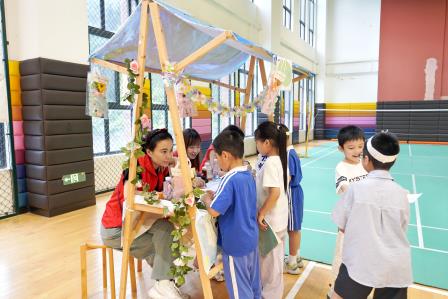 荷风送爽，乐学闯关——港中深附属礼文学校一、二年级开展期末乐考游园会