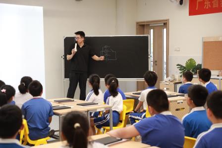 红绿灯火映思维 科学探究促成长——桃园小学“成蹊杯”科学学科赛课圆满举行