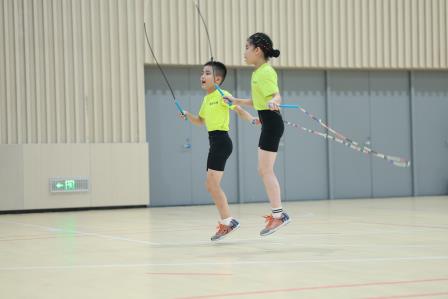 绳舞飞扬竞风采 体教融合育新人——2026年深圳市中小学生跳绳比赛圆满落幕