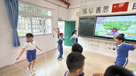 趣考启童心・乐评促成长 —  新华外国语学校开展2026春一二年级期末游园乐考活动