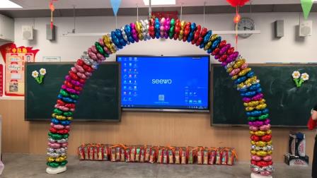罗湖外语小学“心连心”家长会班级文化布置评比