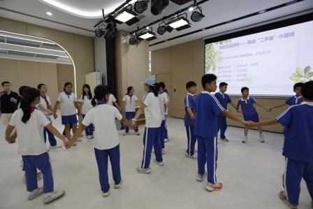 青春无烟，未来无限——大望学校“每周半天计划”走进罗湖区疾控中心开展高山仰止系列课程