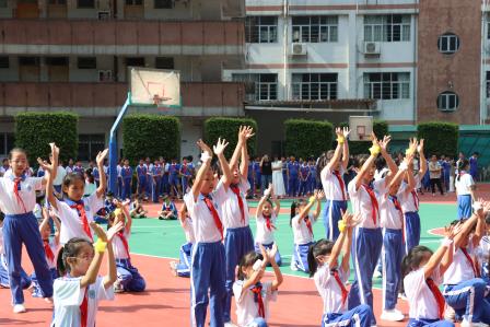 “音”你出彩，闪耀太白———太白实验学校首届艺术节快闪活动圆满举行