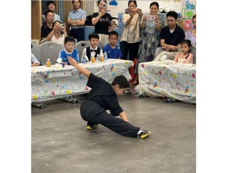 罗湖外语小学举办“心连心”家长会