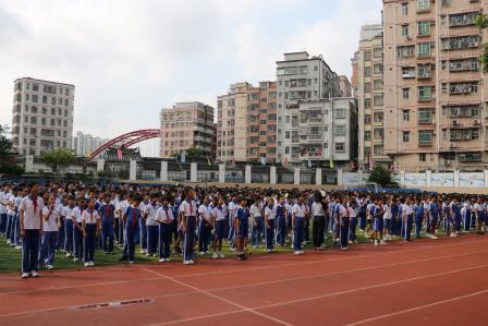 深圳市笋岗小学开展校长思政课：高举队旗跟党走，做新时代好少年
