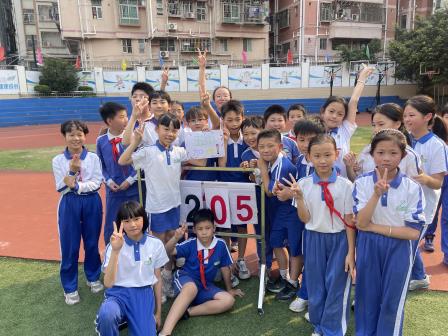 绿茵落幕，热爱不息——深圳市笋岗小学校园足球班际联赛圆满收官