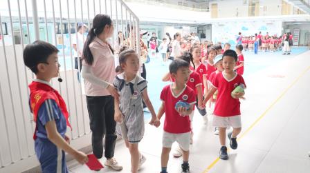 走进小学启新程 幼小衔接助成长——湖贝小学开展小幼衔接活动