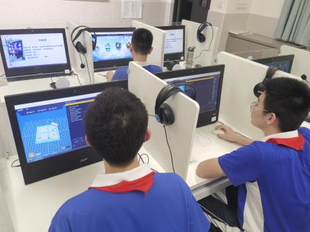 赛场扬威，红桂骄子摘金夺银；科创逐梦，少年英才晋级国赛——红桂学子在 WRC2026 世界机器人大赛省赛中斩获佳绩