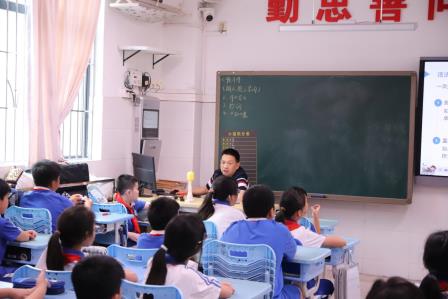 知“龄”而行，向幸福进发 ——法官进校园，为向西学子划清骑行“法定年龄线”