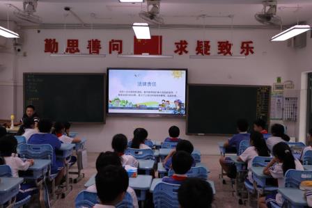 知“龄”而行，向幸福进发 ——法官进校园，为向西学子划清骑行“法定年龄线”